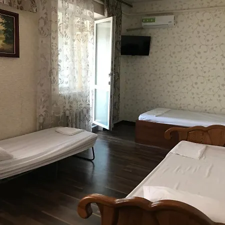 дина Pensjonat *